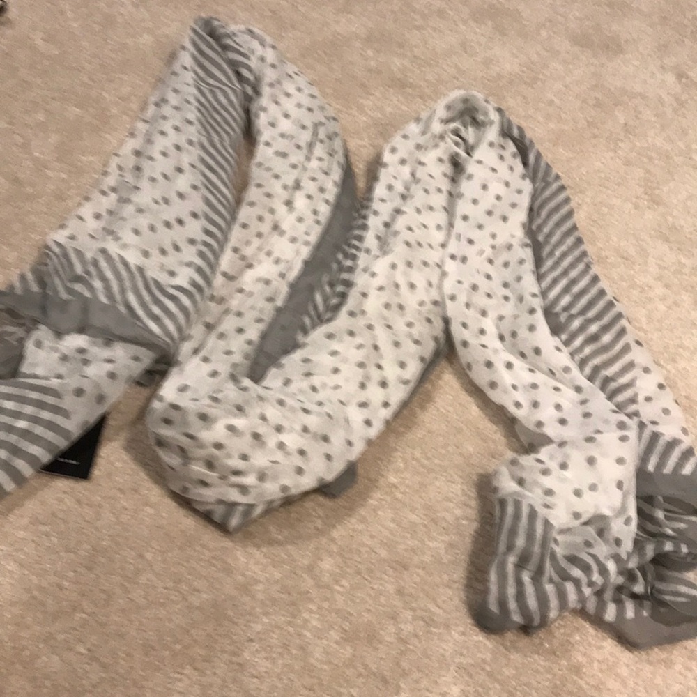 Patterned Scarf - Picture 3 of 5